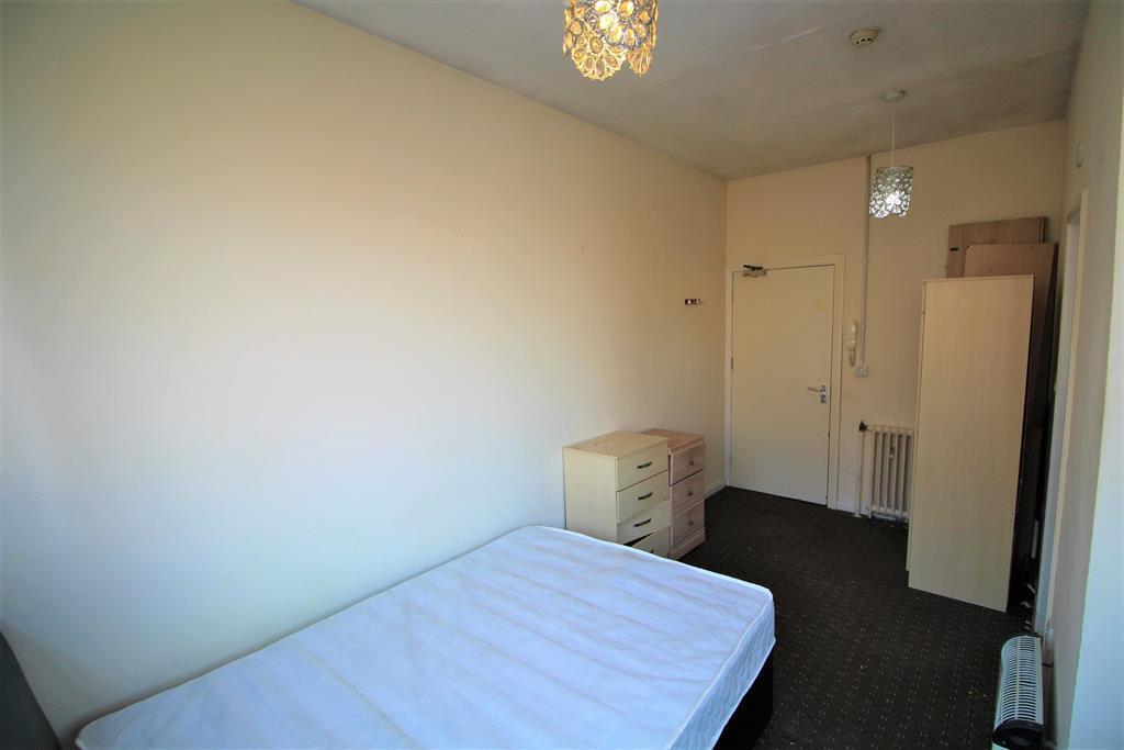 1 bed 1st Floor Flat for rent in Stretford. From Hunters - South Manchester