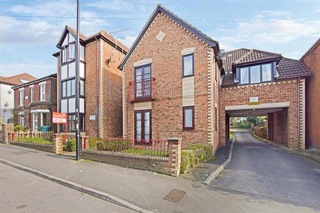 4 bed Studio for rent in Southampton. From Hunters - Southampton 4 bed Studio for rent in Southampton. From Hunters - Southampton
