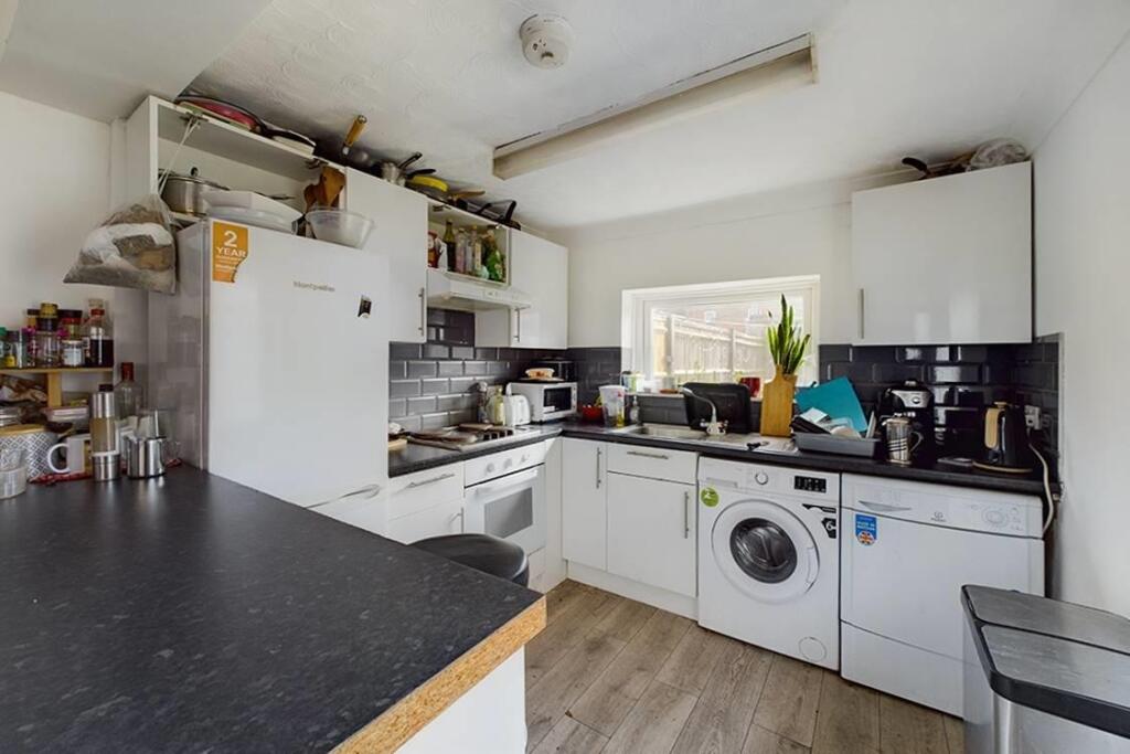 4 bed Detached for rent in Southampton. From Hunters - Southampton