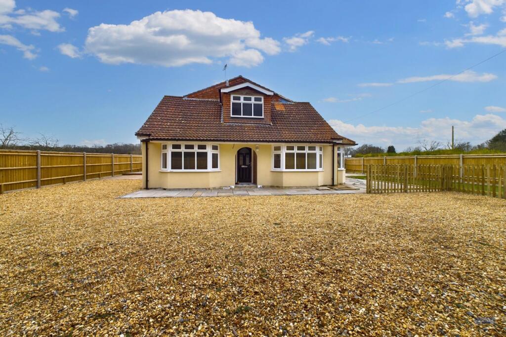 5 bed Detached for rent in North Baddesley. From Hunters - Southampton