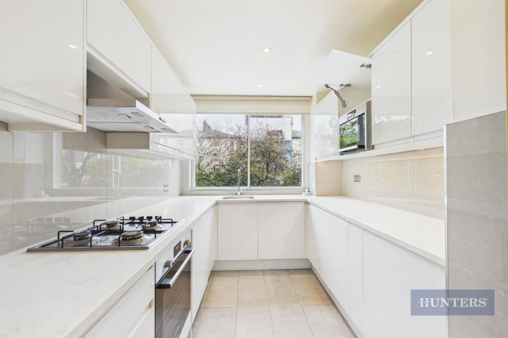3 bed 1st Floor Flat for rent in London. From Hunters - Southampton