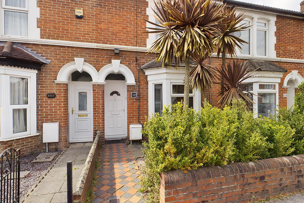 3 bed Mid Terraced House for rent in Eastleigh. From Hunters - Southampton