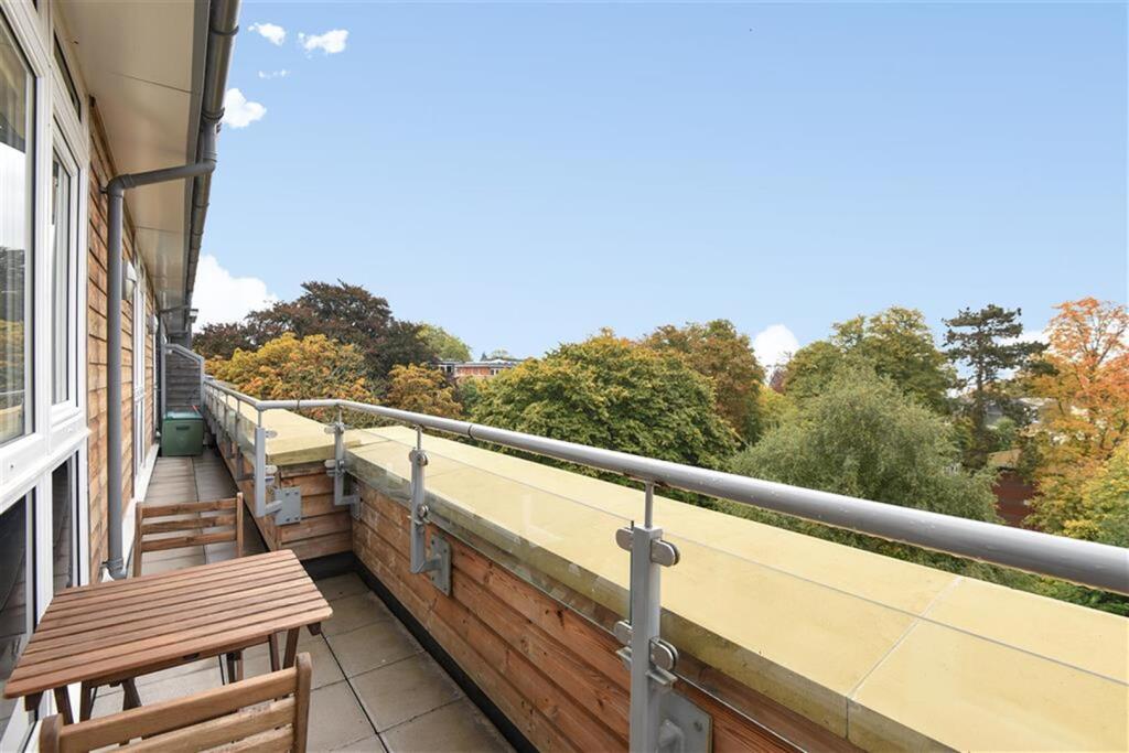 2 bed 1st Floor Flat for rent in Southampton. From Hunters - Southampton
