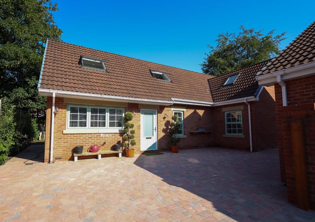 4 bed Detached for rent in Ashton-under-Lyne. From Hunters - Stalybridge 4 bed Detached for rent in Ashton-under-Lyne. From Hunters - Stalybridge