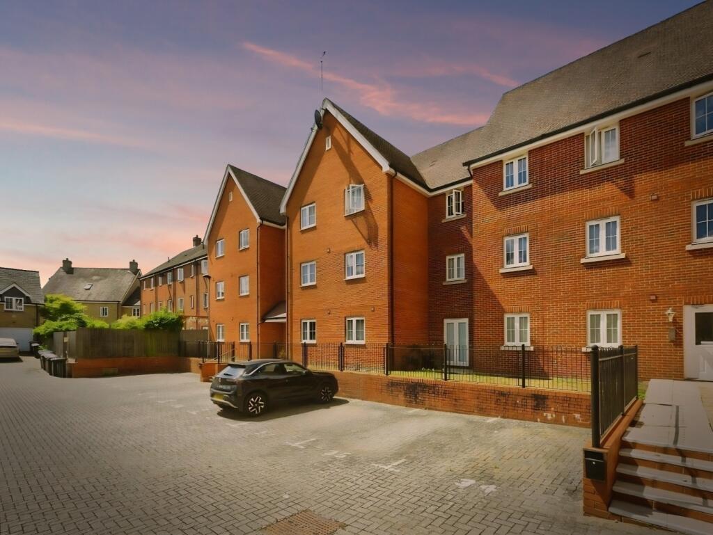 2 bed 1st Floor Flat for rent in St Margarets. From Hunters - Stanstead Abbotts