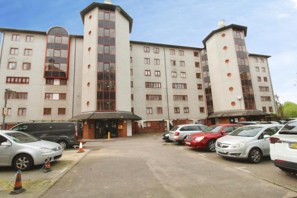 1 bed Apartment for rent in Waltham Cross. From Hunters - Stanstead Abbotts