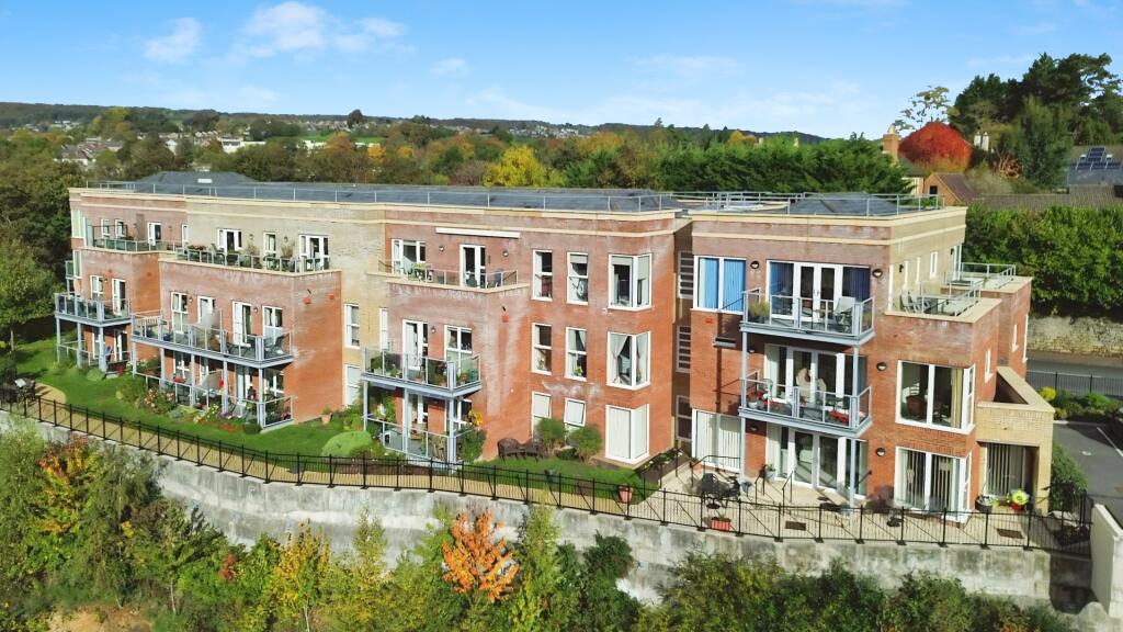 1 bed Apartment for rent in Stroud. From Hunters - Stroud
