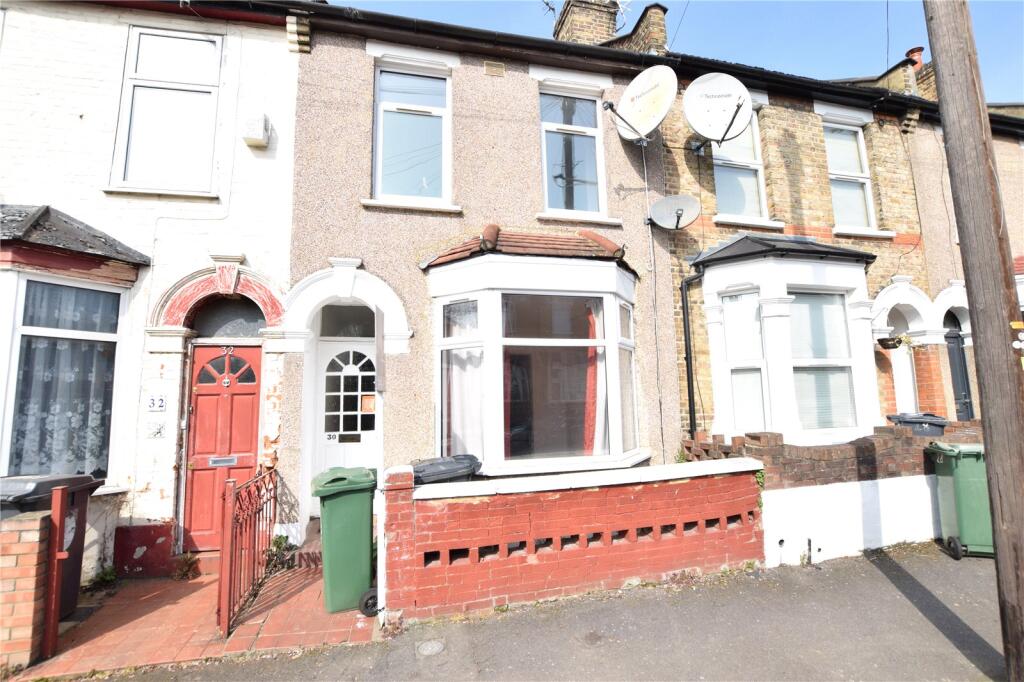 3 bed Mid Terraced House for rent in London. From Ashton Estate Agents - Chadwell Heath 3 bed Mid Terraced House for rent in London. From Ashton Estate Agents - Chadwell Heath