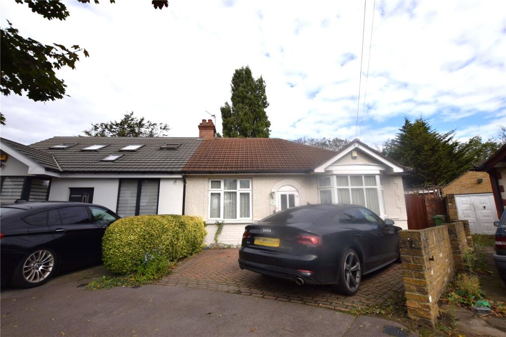 2 bed Bungalow for rent in Romford. From Ashton Estate Agents - Chadwell Heath