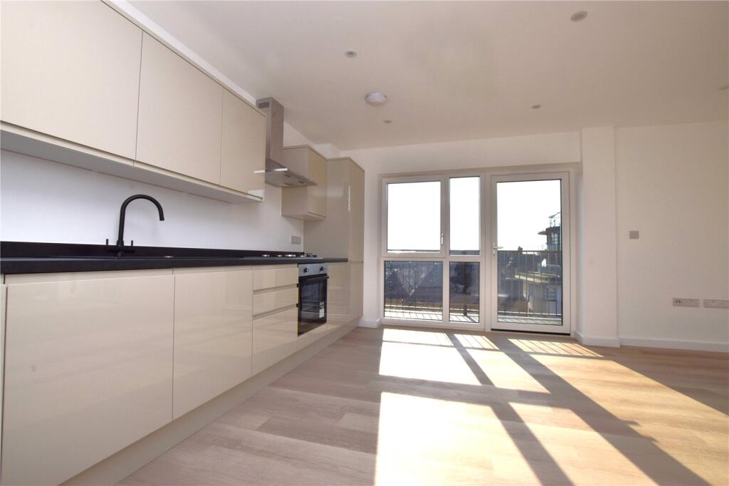 3 bed Apartment for rent in Romford. From Ashton Estate Agents - Chadwell Heath
