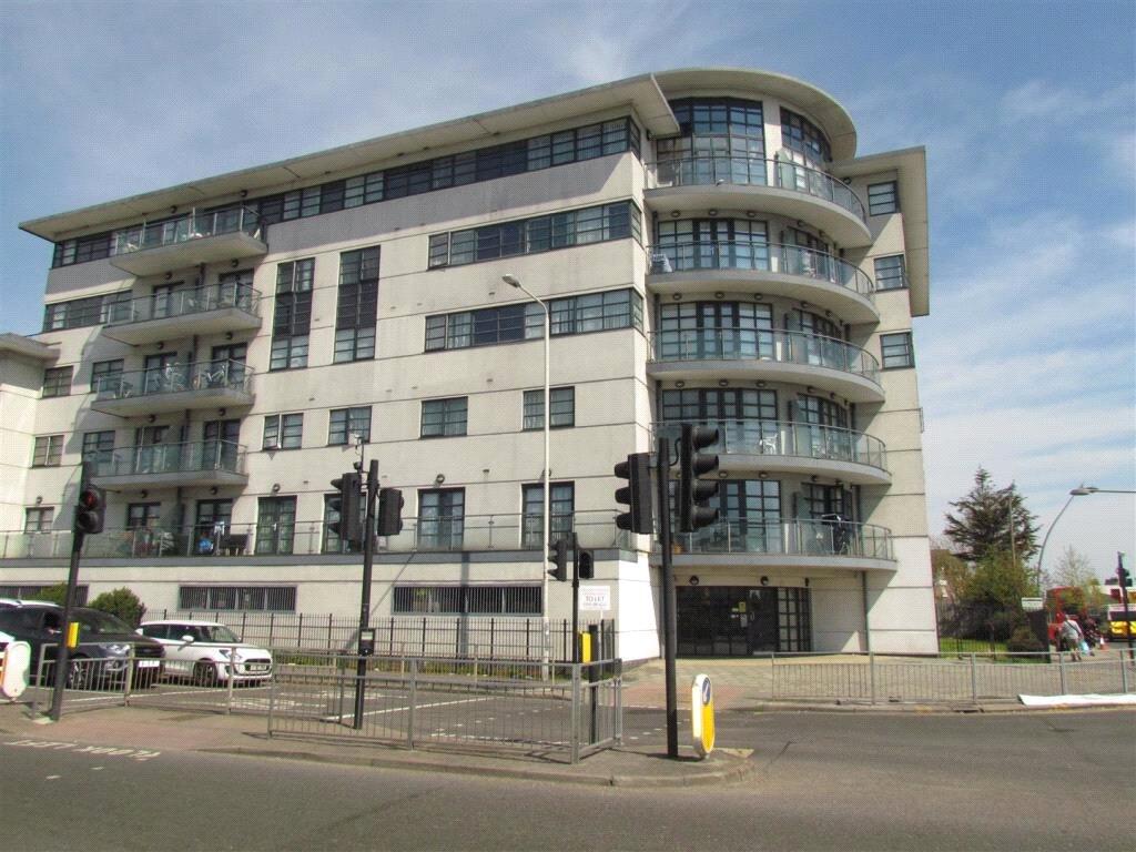 2 bed Apartment for rent in Romford. From Ashton Estate Agents - Chadwell Heath