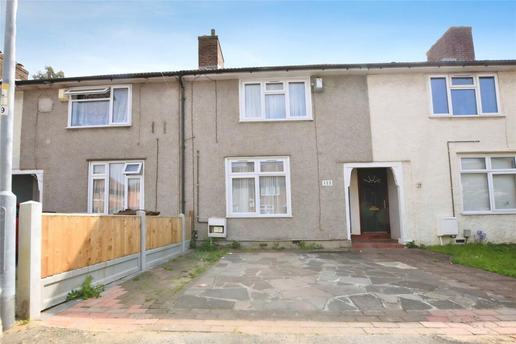 2 bed Mid Terraced House for rent in Dagenham. From Ashton Estate Agents - Chadwell Heath