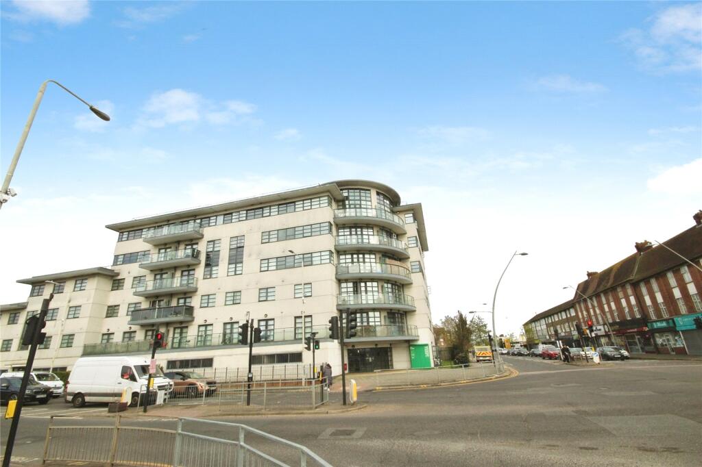 2 bed Apartment for rent in Romford. From Ashton Estate Agents - Chadwell Heath