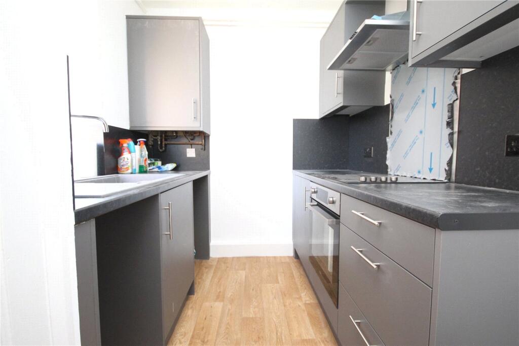 1 bed Apartment for rent in Loughton. From Ashton Estate Agents - Chadwell Heath