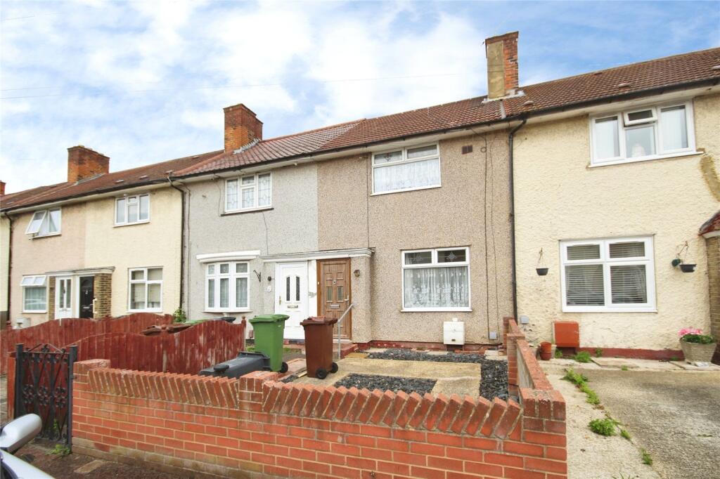 2 bed Mid Terraced House for rent in Dagenham. From Ashton Estate Agents - Chadwell Heath