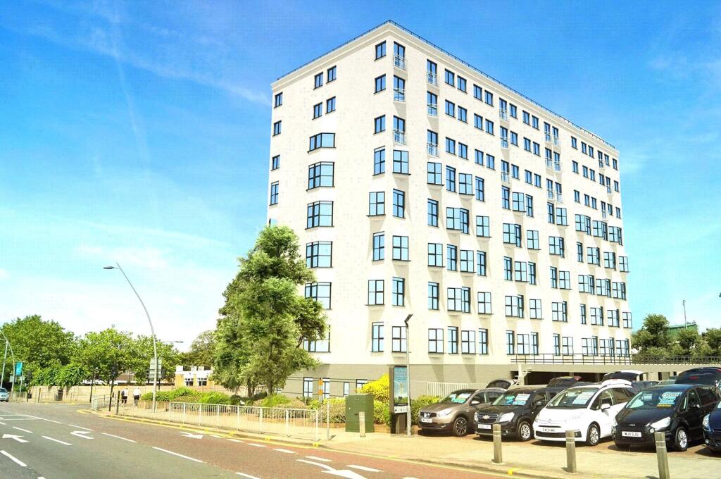 2 bed Apartment for rent in Romford. From Ashton Estate Agents - Chadwell Heath