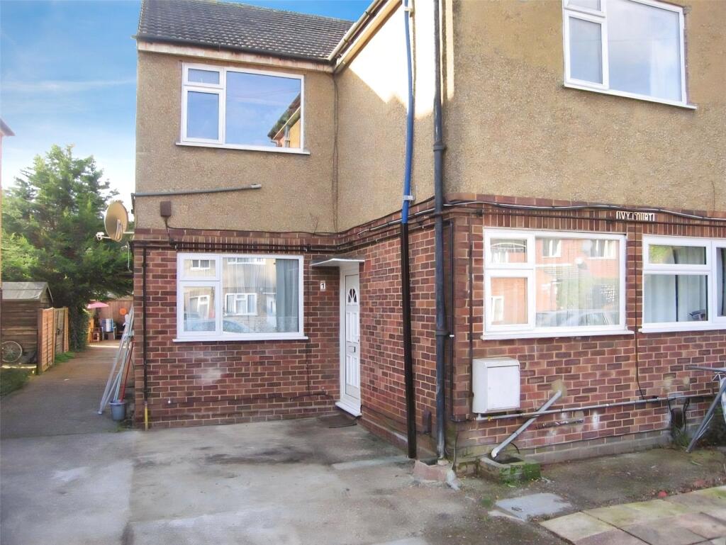 1 bed Apartment for rent in Ilford. From Ashton Estate Agents - Chadwell Heath