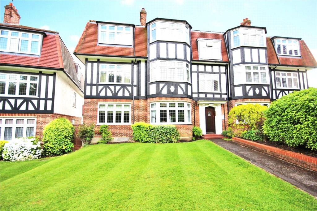 2 bed Apartment for rent in Loughton. From Ashton Estate Agents - Chadwell Heath 2 bed Apartment for rent in Loughton. From Ashton Estate Agents - Chadwell Heath