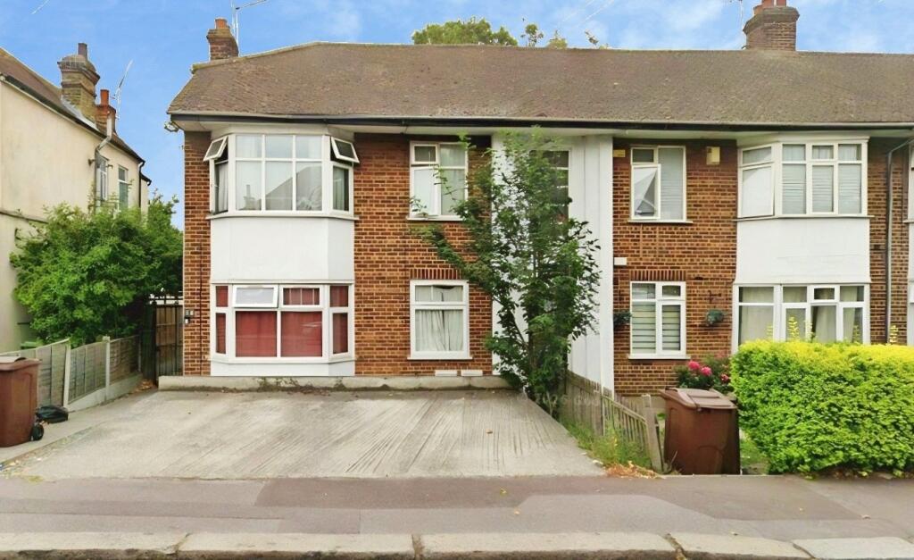 2 bed Apartment for rent in Romford. From Ashton Estate Agents - Chadwell Heath 2 bed Apartment for rent in Romford. From Ashton Estate Agents - Chadwell Heath