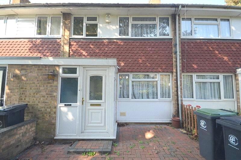 3 bed Mid Terraced House for rent in Waltham Abbey. From Ashton Estate Agents - Chadwell Heath
