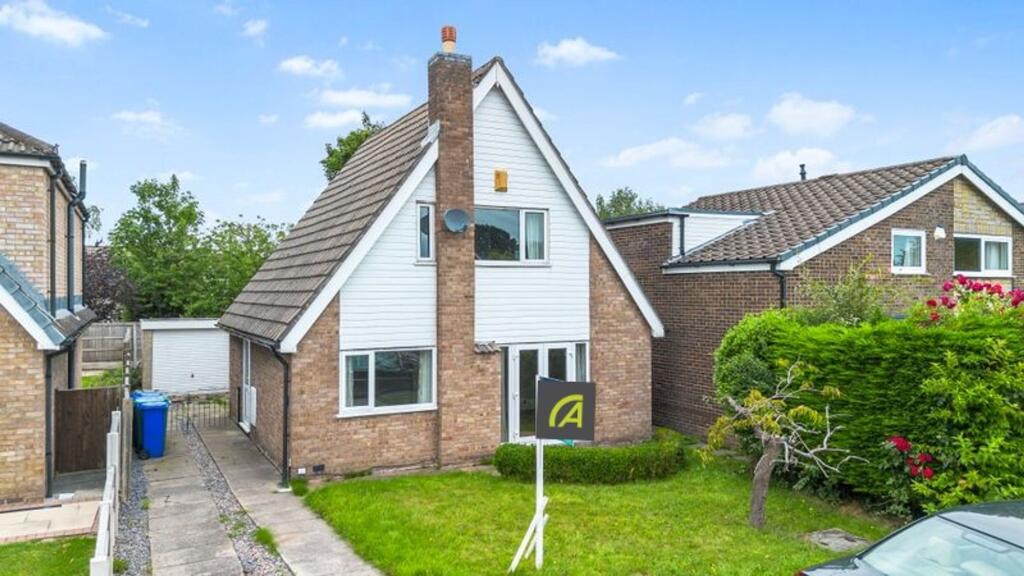 3 bed Detached for rent in Culcheth. From Ashtons Estate Agency - Culcheth 3 bed Detached for rent in Culcheth. From Ashtons Estate Agency - Culcheth