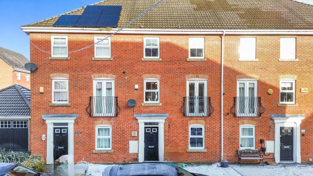 4 bed Town House for rent in St Helens. From Ashtons Estate Agency - St Helens