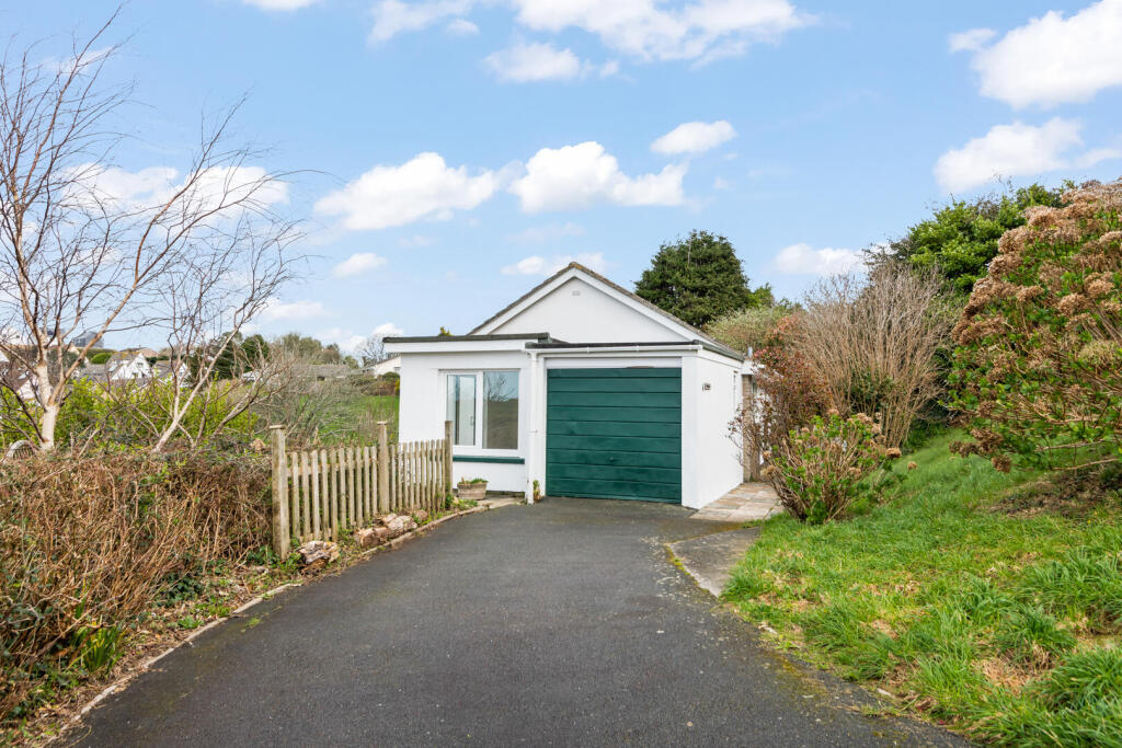 2 bed Detached bungalow for rent in Higher Batson. From Luscombe Maye - Yealmpton