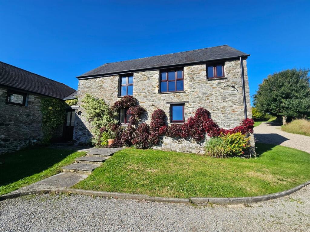 2 bed Barn Conversion for rent in Sparkwell. From Luscombe Maye - Yealmpton