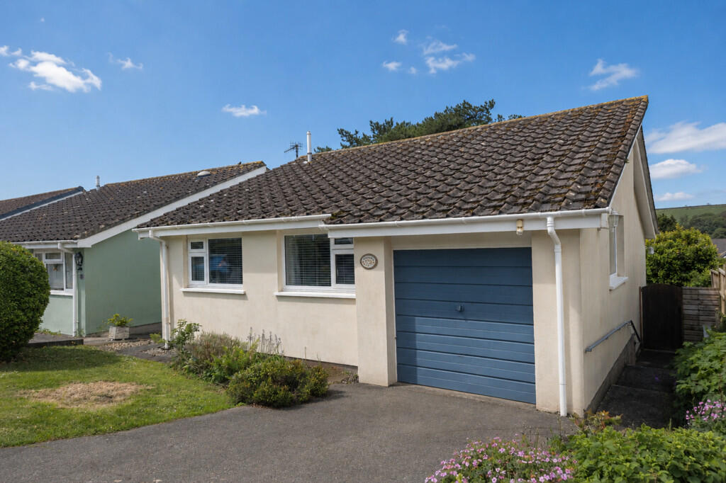 2 bed Detached bungalow for rent in Chillington. From Luscombe Maye - Yealmpton 2 bed Detached bungalow for rent in Chillington. From Luscombe Maye - Yealmpton