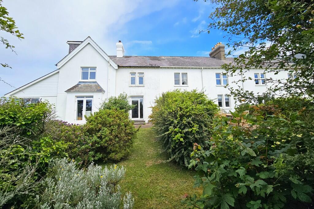 2 bed Mid Terraced House for rent in Malborough. From Luscombe Maye - Yealmpton 2 bed Mid Terraced House for rent in Malborough. From Luscombe Maye - Yealmpton