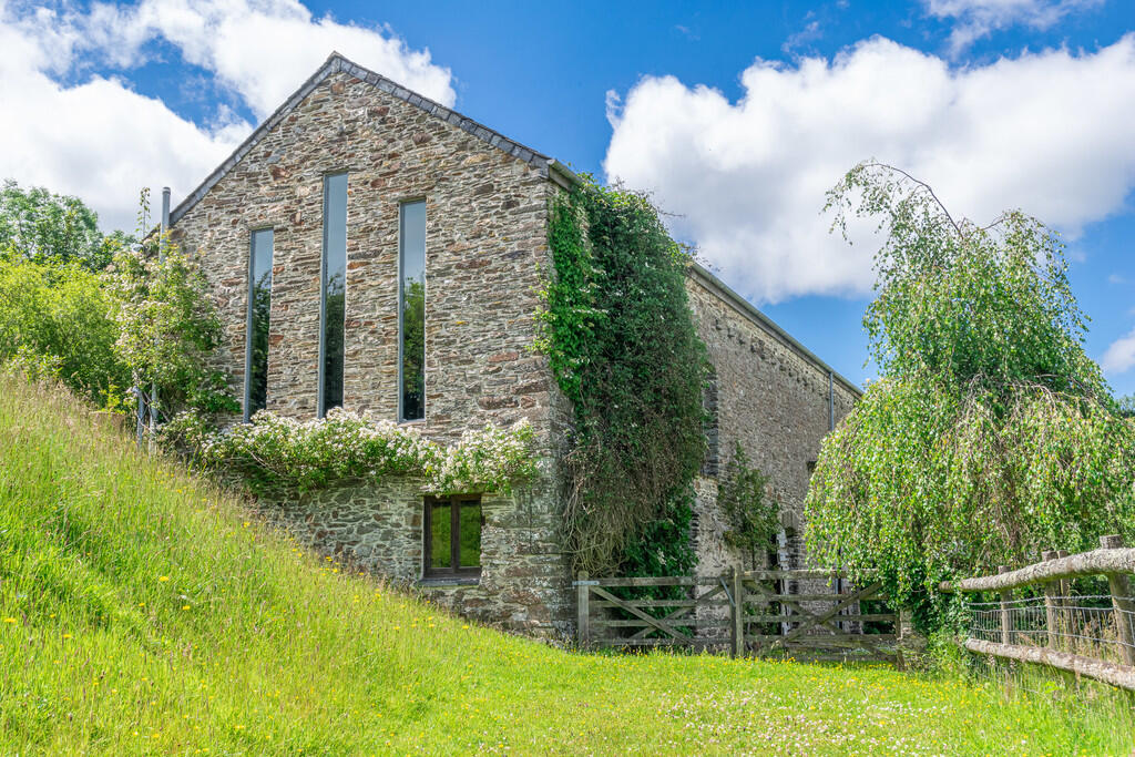 4 bed Barn Conversion for rent in Blackawton. From Luscombe Maye - Yealmpton 4 bed Barn Conversion for rent in Blackawton. From Luscombe Maye - Yealmpton