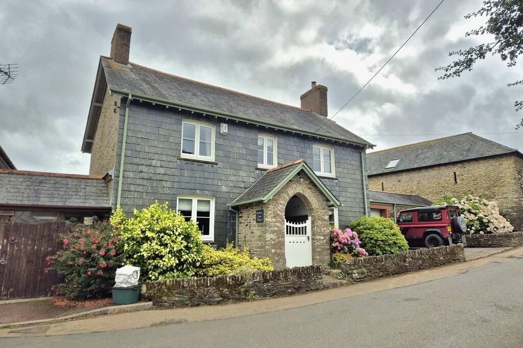 3 bed Farm House for rent in East Allington. From Luscombe Maye - Yealmpton 3 bed Farm House for rent in East Allington. From Luscombe Maye - Yealmpton
