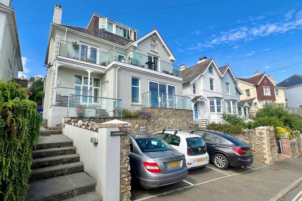 2 bed Apartment for rent in Salcombe. From Luscombe Maye - Yealmpton 2 bed Apartment for rent in Salcombe. From Luscombe Maye - Yealmpton