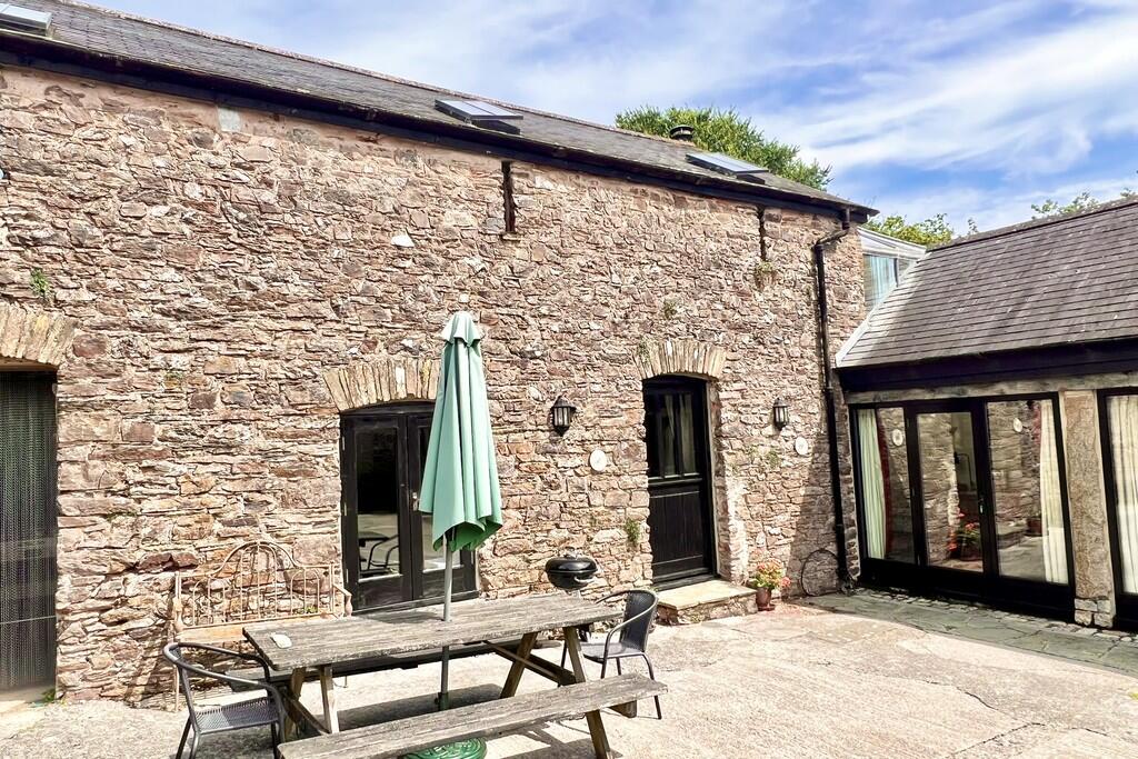 2 bed Cottage for rent in Kingsbridge. From Luscombe Maye - Yealmpton 2 bed Cottage for rent in Kingsbridge. From Luscombe Maye - Yealmpton