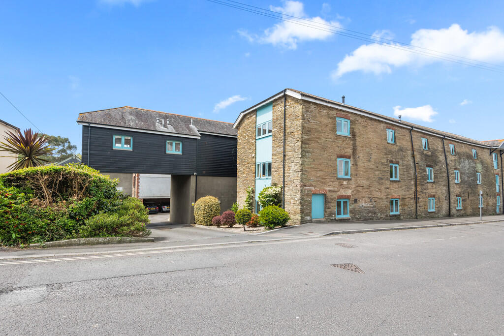 2 bed Apartment for rent in Kingsbridge. From Luscombe Maye - Yealmpton 2 bed Apartment for rent in Kingsbridge. From Luscombe Maye - Yealmpton