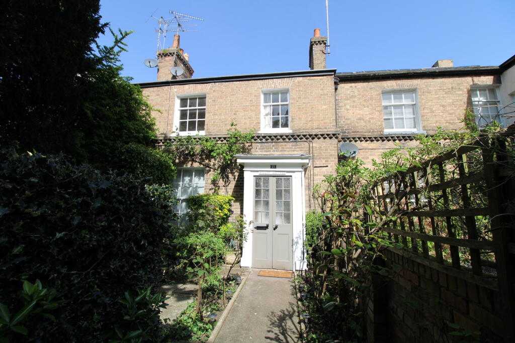 2 bed Cottage for rent in Taunton. From Charles Dickens Estate Agents - Bridgwater