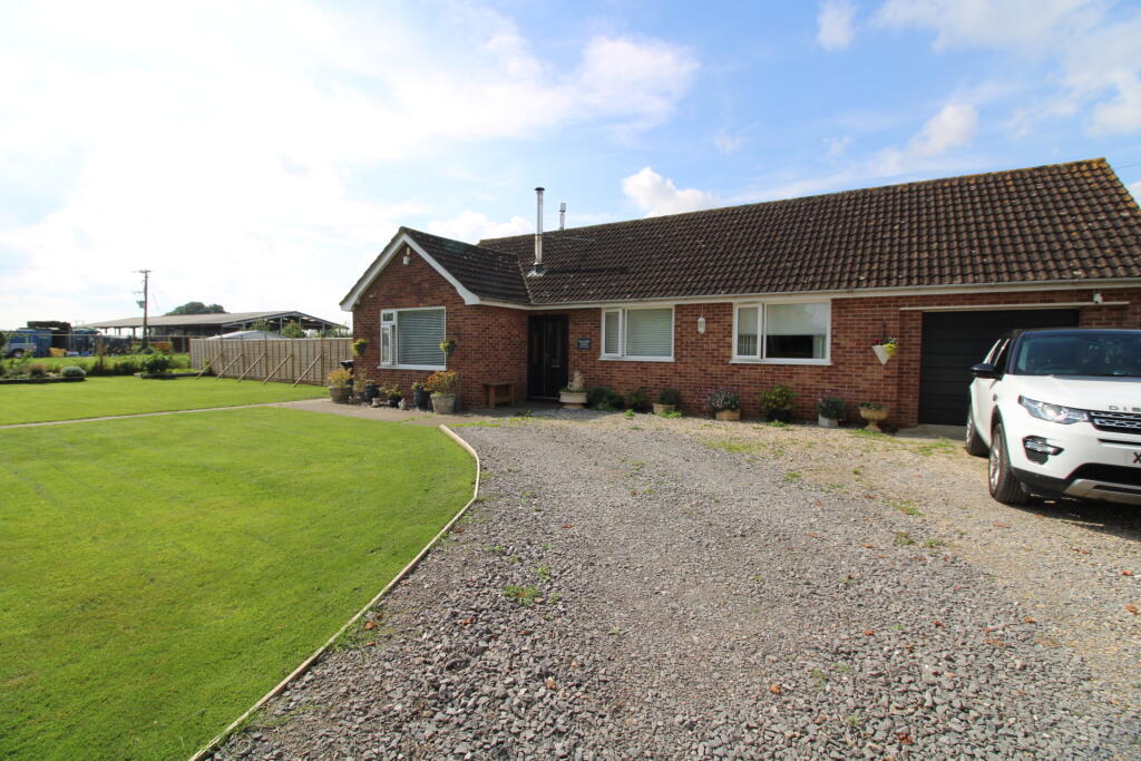 3 bed Bungalow for rent in Bridgwater. From Charles Dickens Estate Agents - Bridgwater 3 bed Bungalow for rent in Bridgwater. From Charles Dickens Estate Agents - Bridgwater