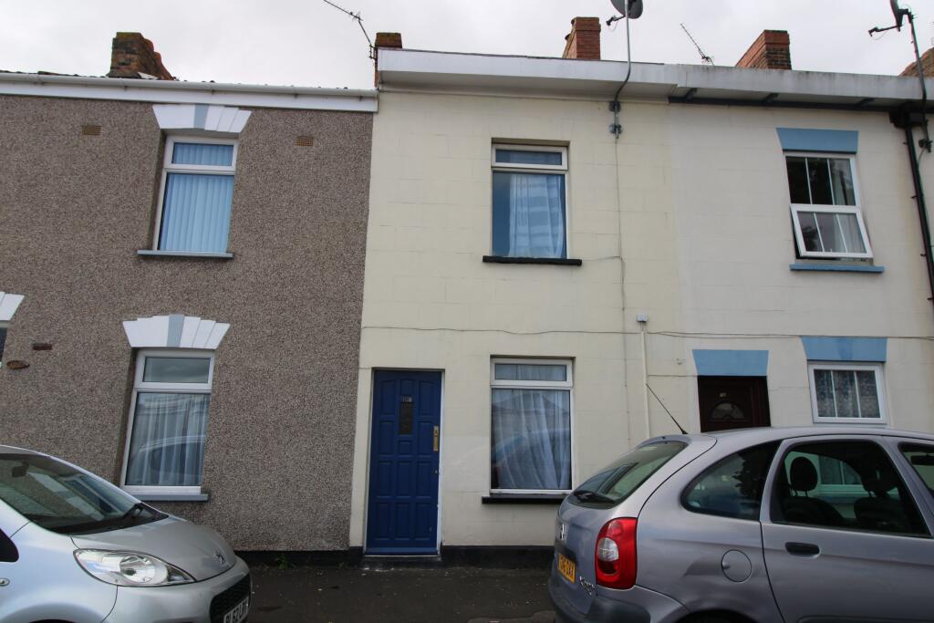 2 bed Mid Terraced House for rent in Bridgwater. From Charles Dickens Estate Agents - Bridgwater