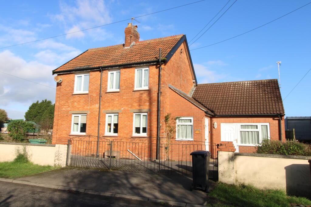 4 bed Cottage for rent in Bridgwater. From Charles Dickens Estate Agents - Bridgwater