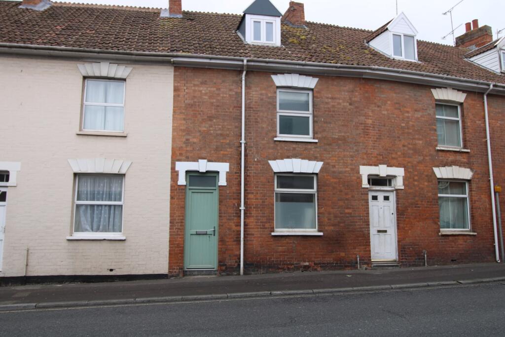 3 bed Town House for rent in Bridgwater. From Charles Dickens Estate Agents - Bridgwater