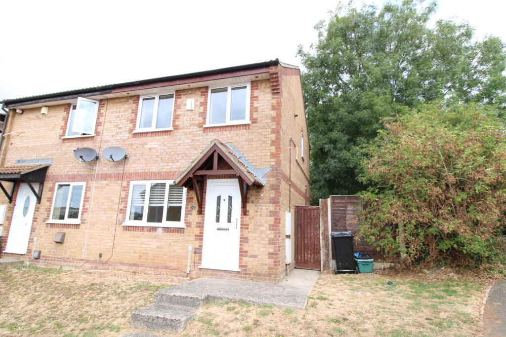 3 bed End of Terrace for rent in Bridgwater. From Charles Dickens Estate Agents - Bridgwater