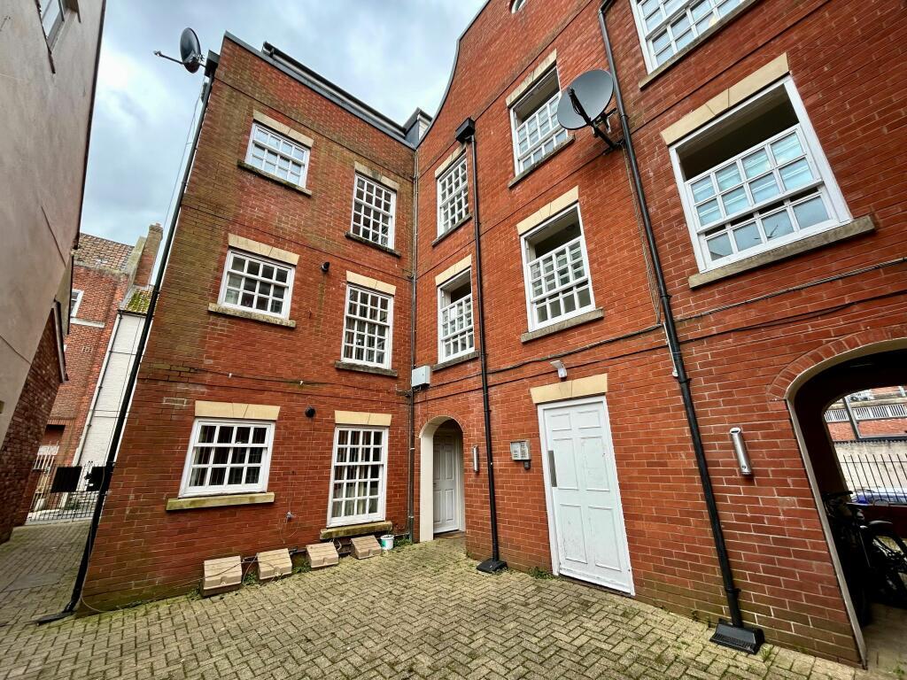 2 bed Apartment for rent in Bridgwater. From Charles Dickens Estate Agents - Bridgwater