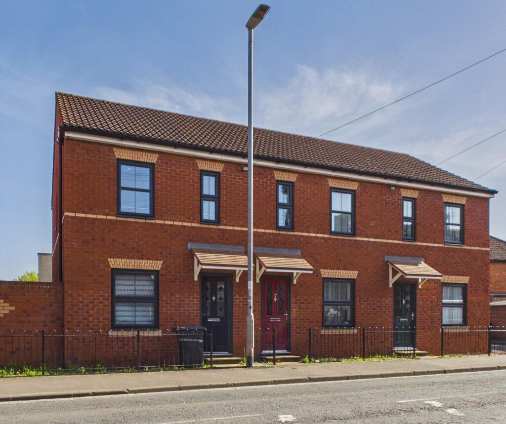 2 bed Mid Terraced House for rent in Bridgwater. From Charles Dickens Estate Agents - Bridgwater