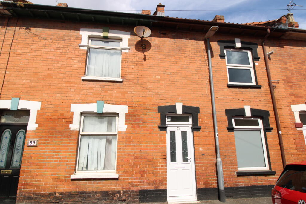 2 bed Mid Terraced House for rent in Bridgwater. From Charles Dickens Estate Agents - Bridgwater