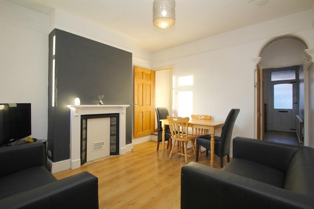 3 bed Mid Terraced House for rent in Loughborough. From Huntleys - Loughborough