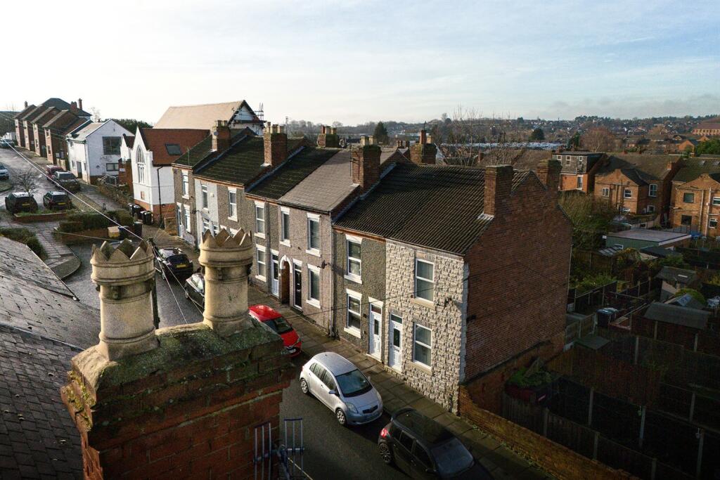 3 bed Mid Terraced House for rent in Nottingham. From Huntleys - Loughborough