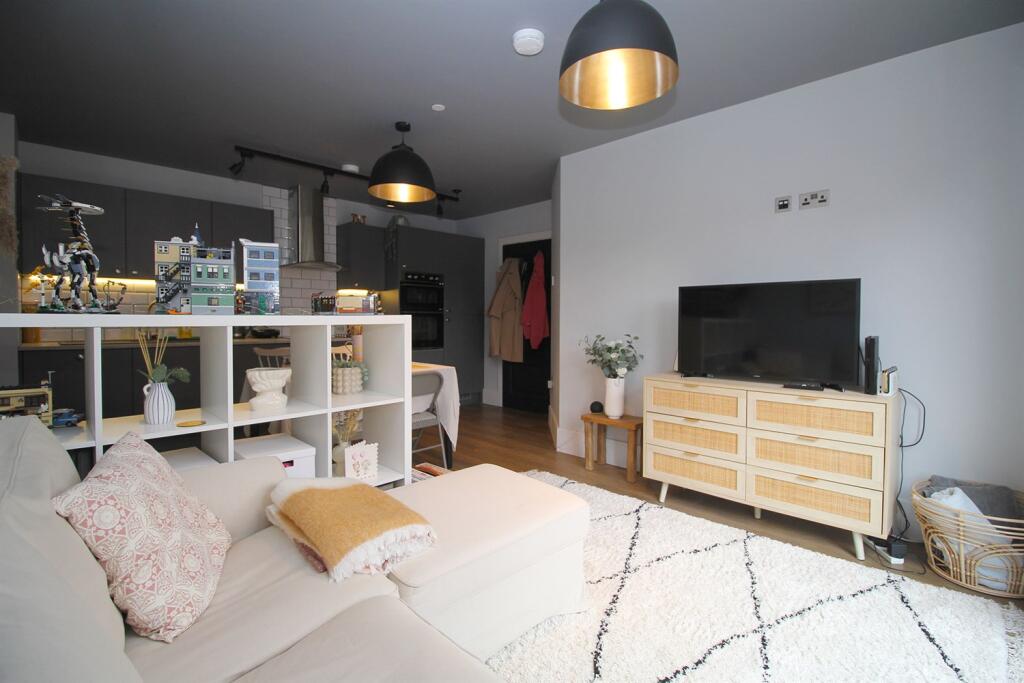 2 bed Penthouse for rent in Loughborough. From Huntleys - Loughborough 2 bed Penthouse for rent in Loughborough. From Huntleys - Loughborough