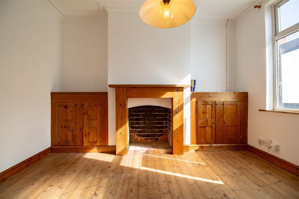 2 bed Mid Terraced House for rent in Loughborough. From Huntleys - Loughborough