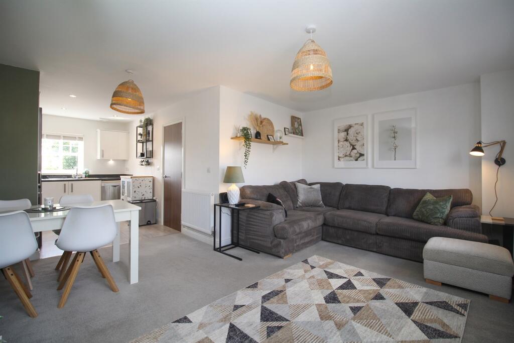 3 bed Mid Terraced House for rent in Loughborough. From Huntleys - Loughborough 3 bed Mid Terraced House for rent in Loughborough. From Huntleys - Loughborough