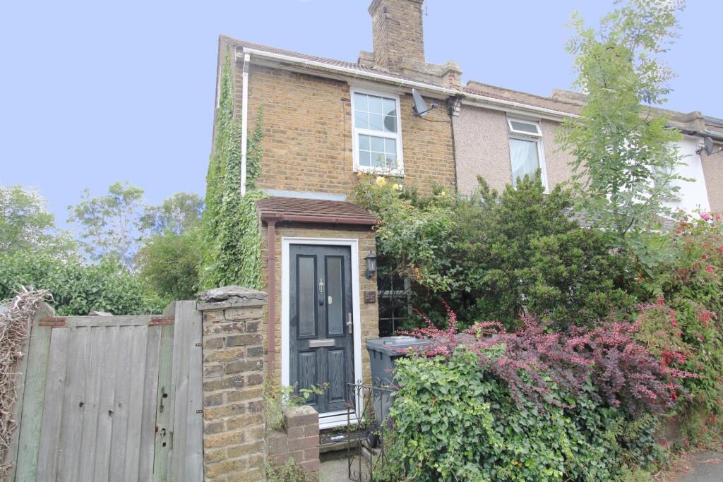 2 bed End of Terrace for rent in Crayford. From Hunters - Bexleyheath